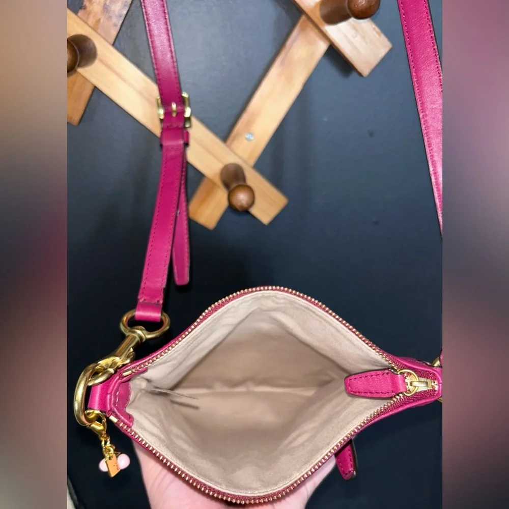 Coach 47989 Legacy Leather
Swingpack Crossbody Bag - Picture 13 of 16